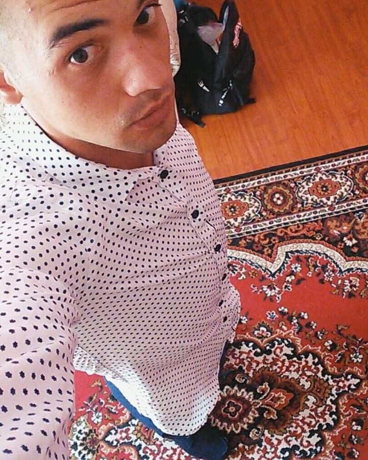  15959258  Serhii, 29 ,    