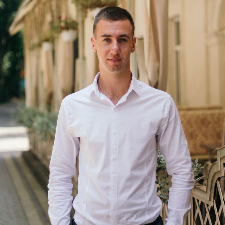  18603348  Viktor, 28 ,    