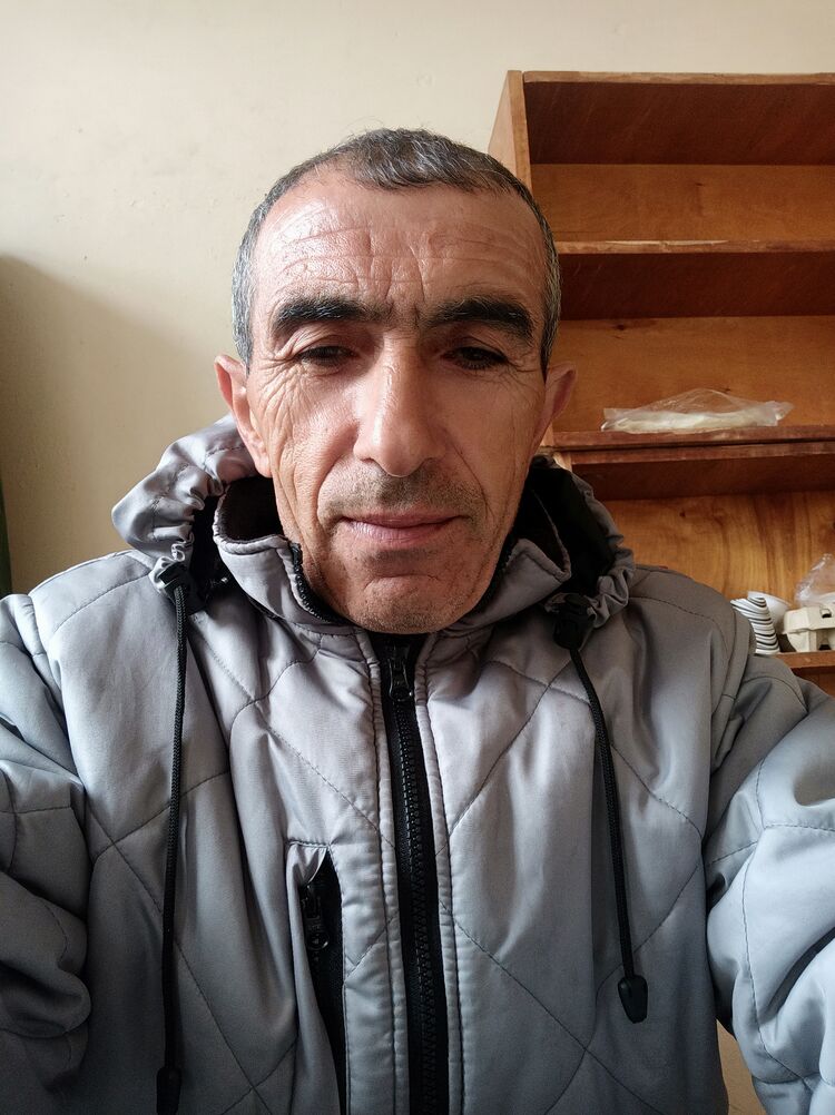  42673818  , 58 ,    