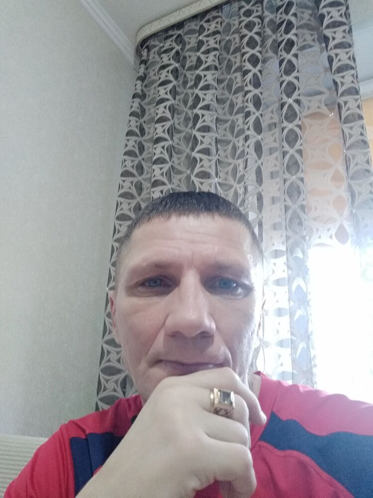  25593258  Sergei, 50 ,    