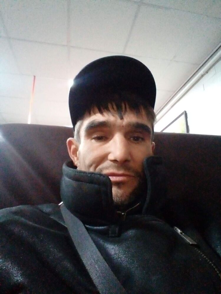  23933318  Aleksndr, 49 ,    --