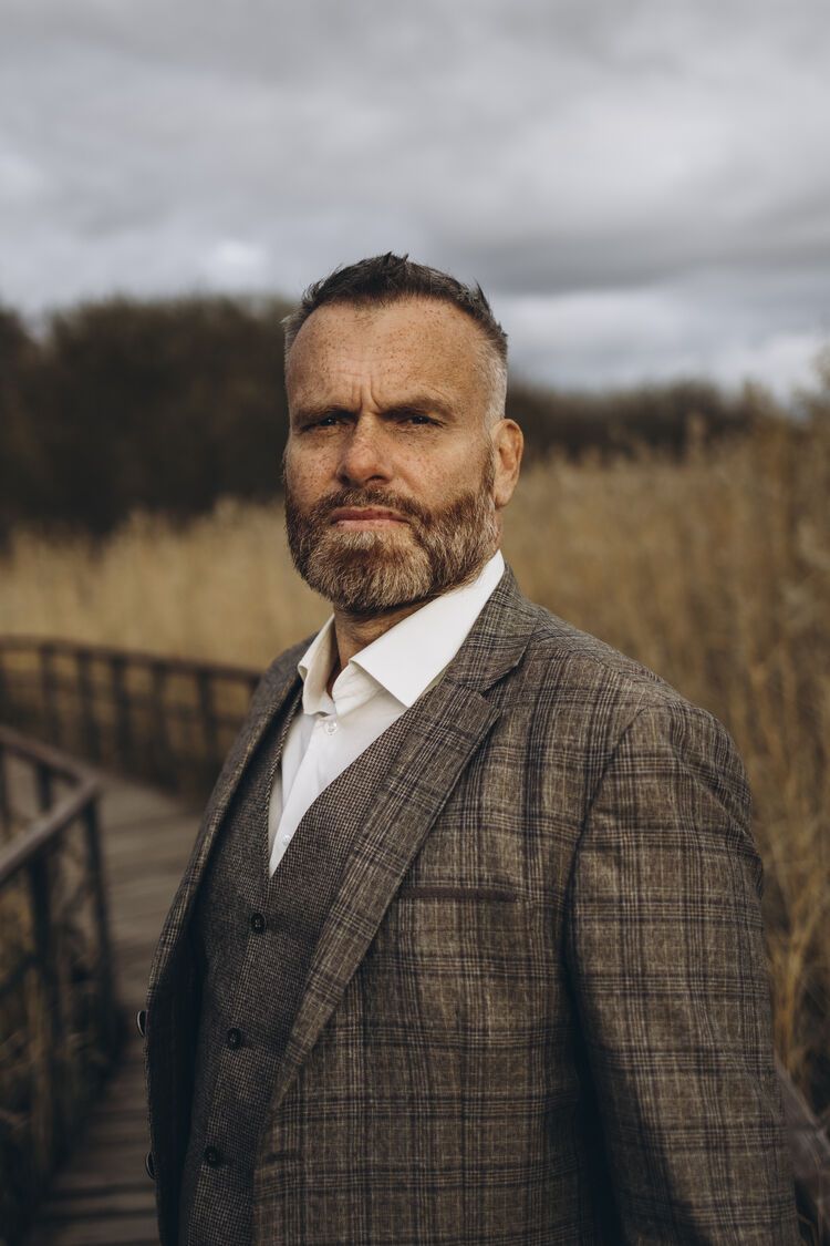  54444998  , 37 ,    -