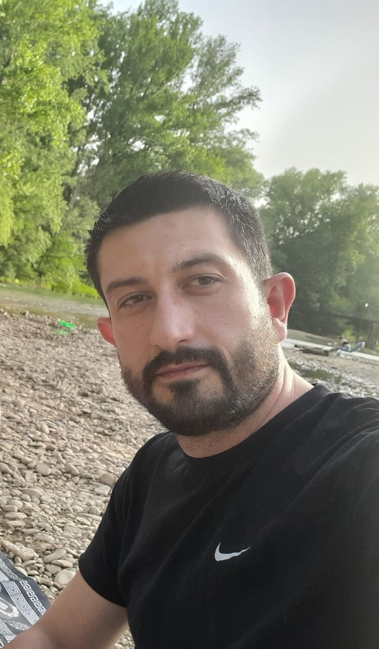  45892278  Jad, 34 ,    Deleted
