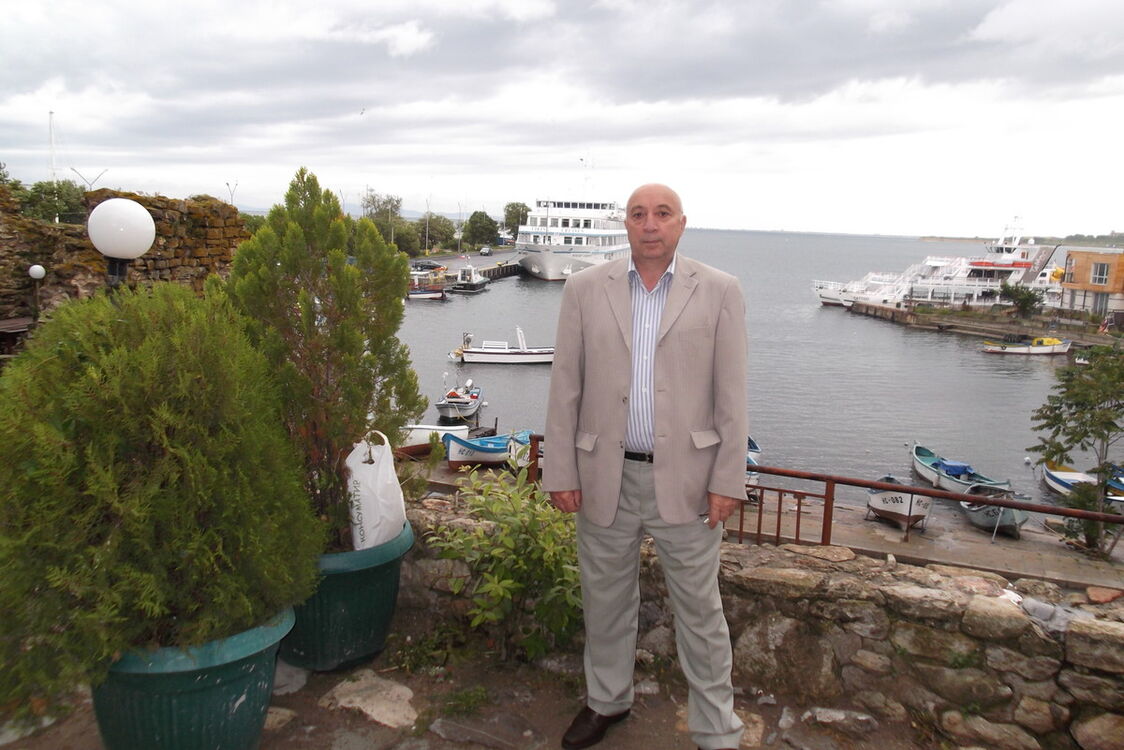  ,   Konstantin, 65 ,   c 