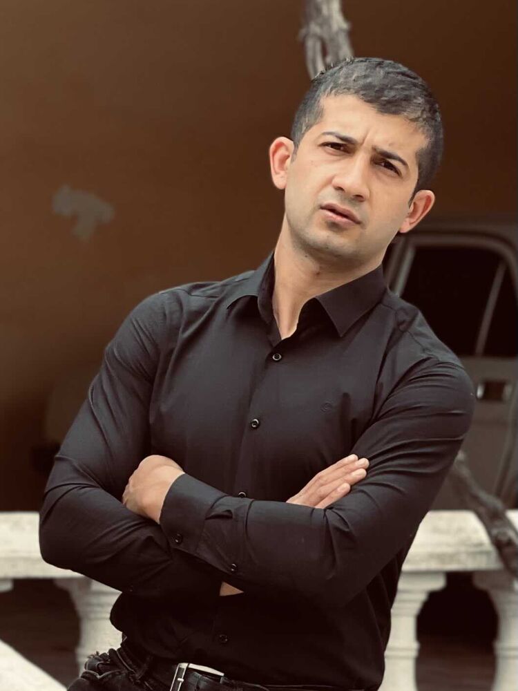  ,   Elmar, 33 ,   ,   