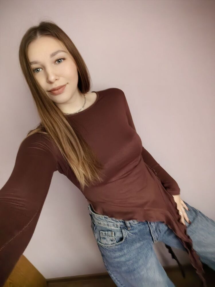  48948498  Anna, 25 ,    