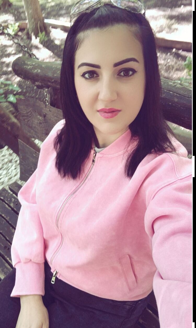  ,   Stella, 35 ,   c 