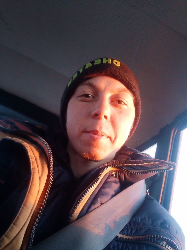  49759618  Yrli, 21 ,    