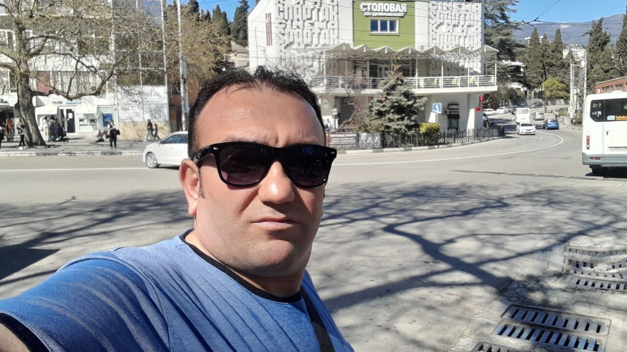  43394018  Ali, 38 ,    