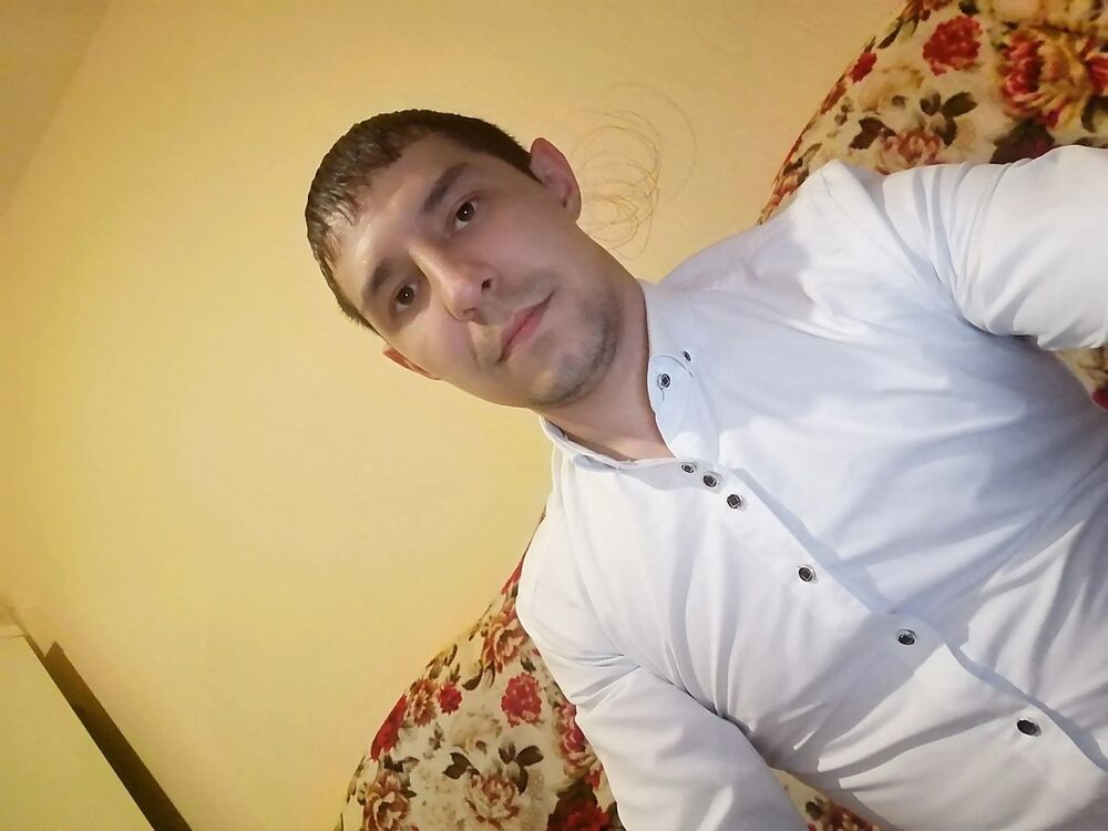  ,   Denis, 33 ,   ,   , c , 