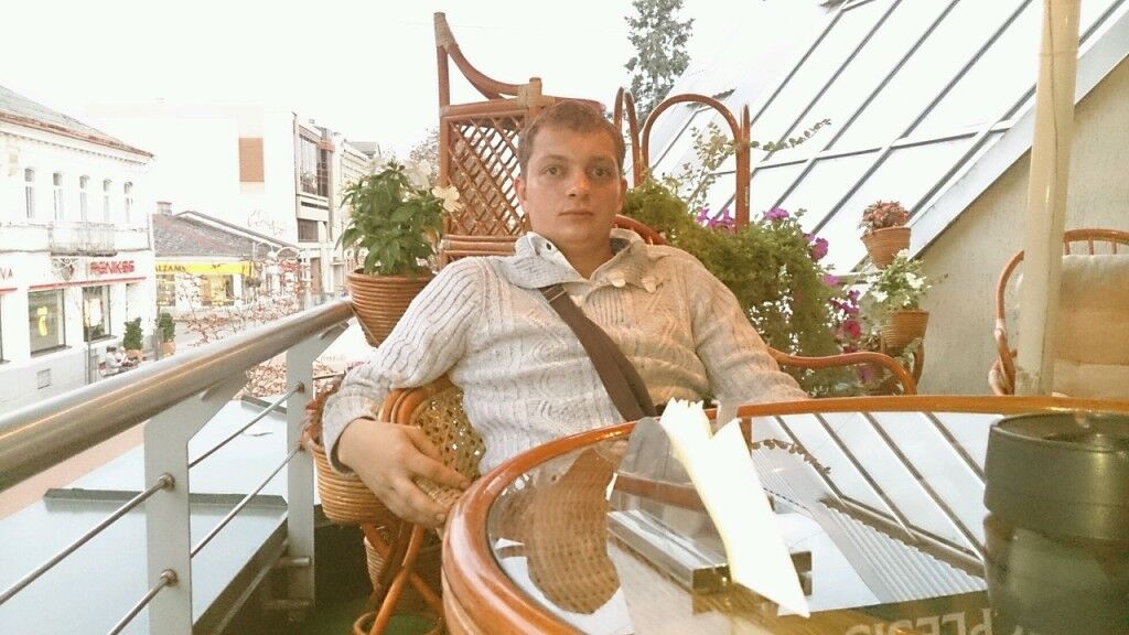  8104158  Andris, 36 ,    