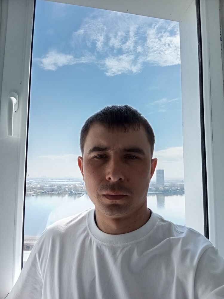  43259468  , 33 ,    