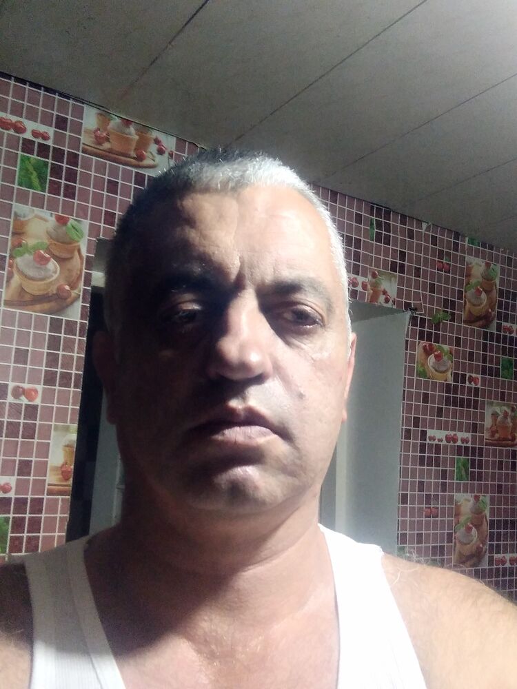  23045888  Vasea, 49 ,    