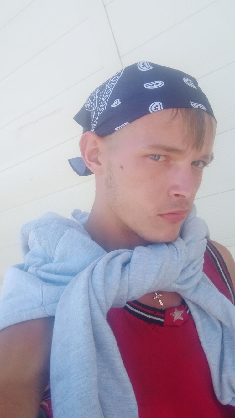  ,   Pavel, 23 ,   