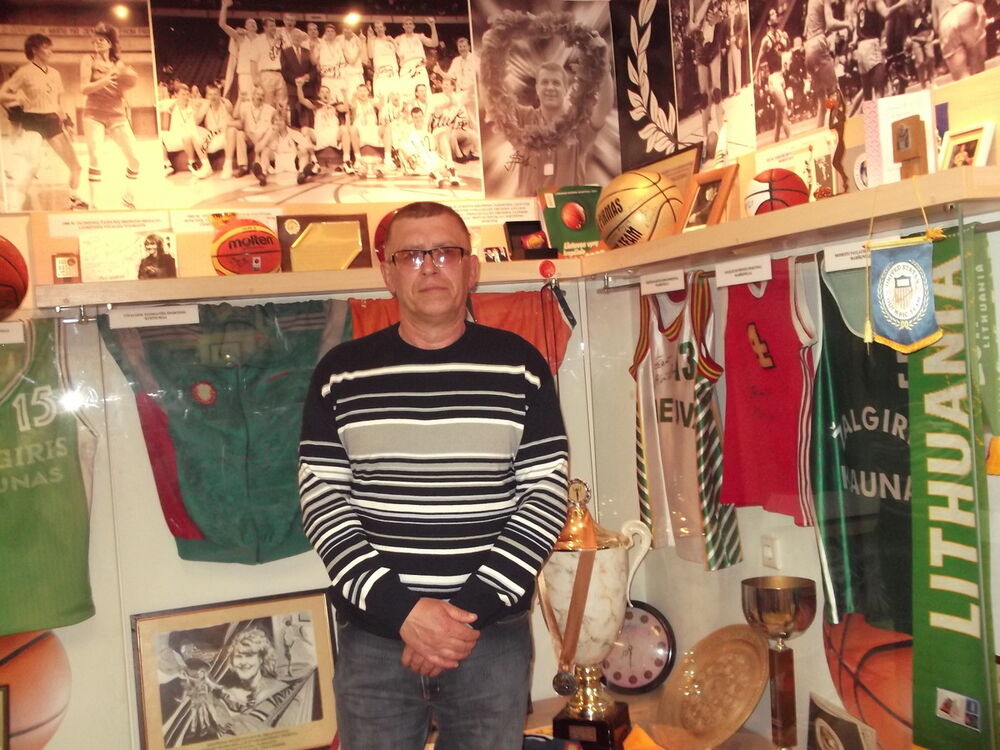  ,   Sigitas, 67 ,   