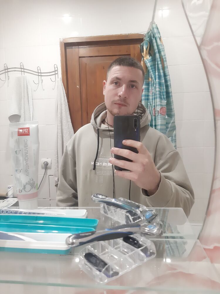  30573938  , 28 ,    