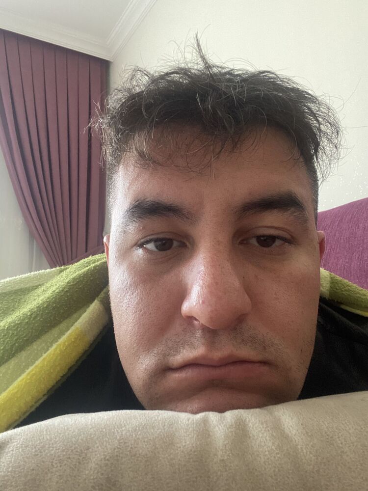  25742688  Emre, 32 ,    