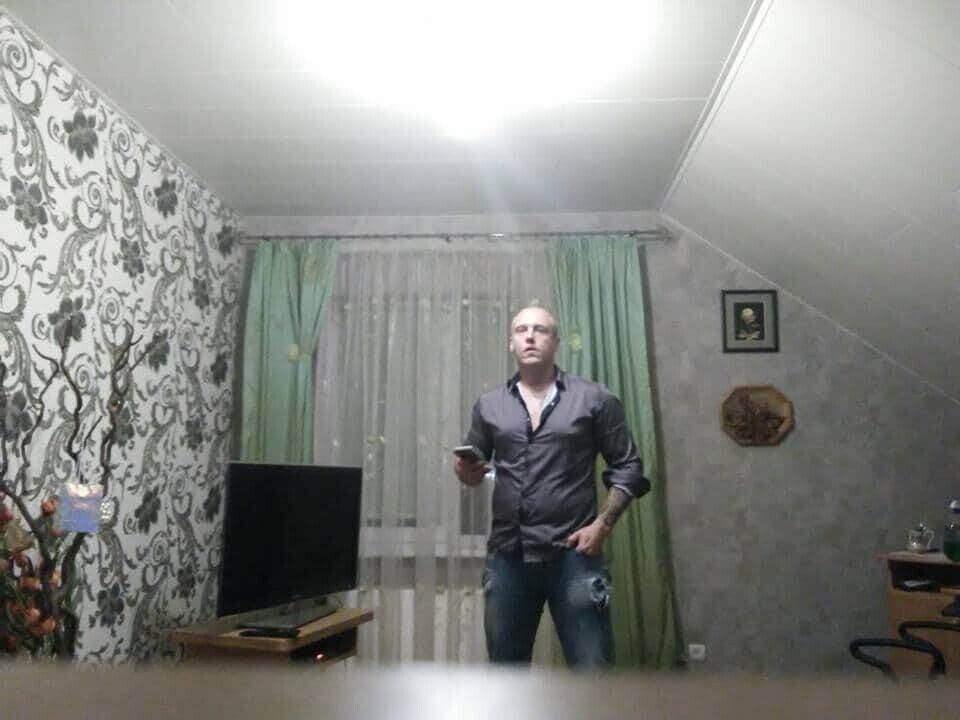  ,   Tomas, 39 ,   ,   , c 