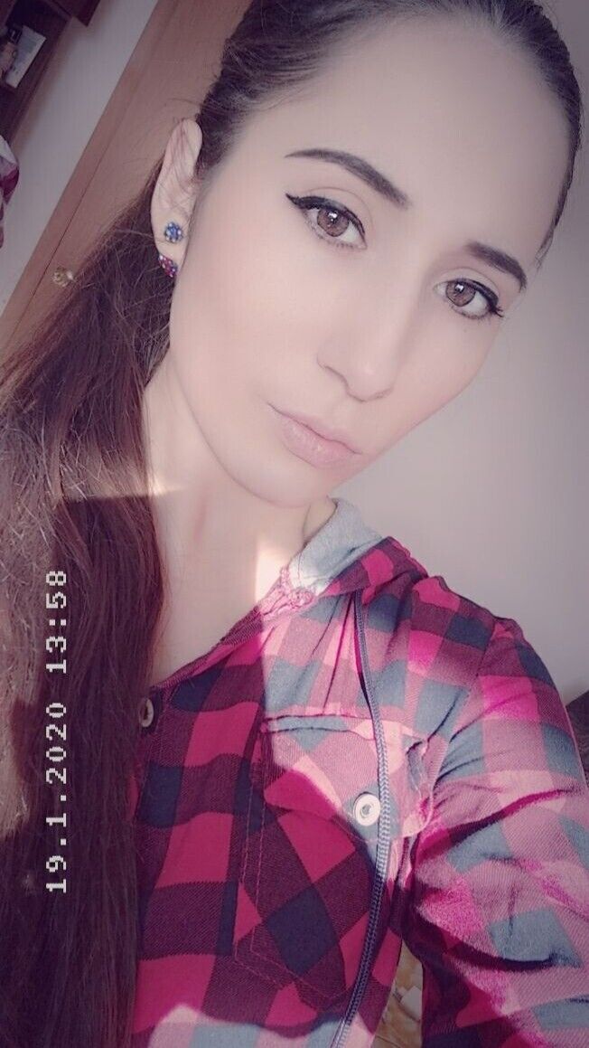  21604028  Victoria, 29 ,    