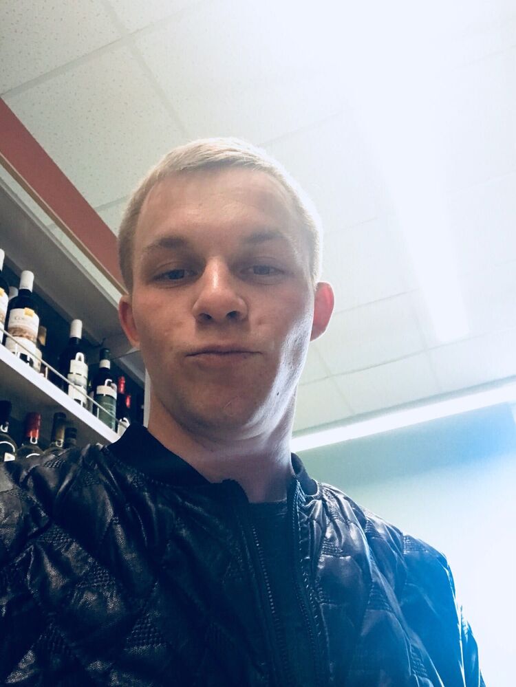  28943968  Larik, 31 ,    