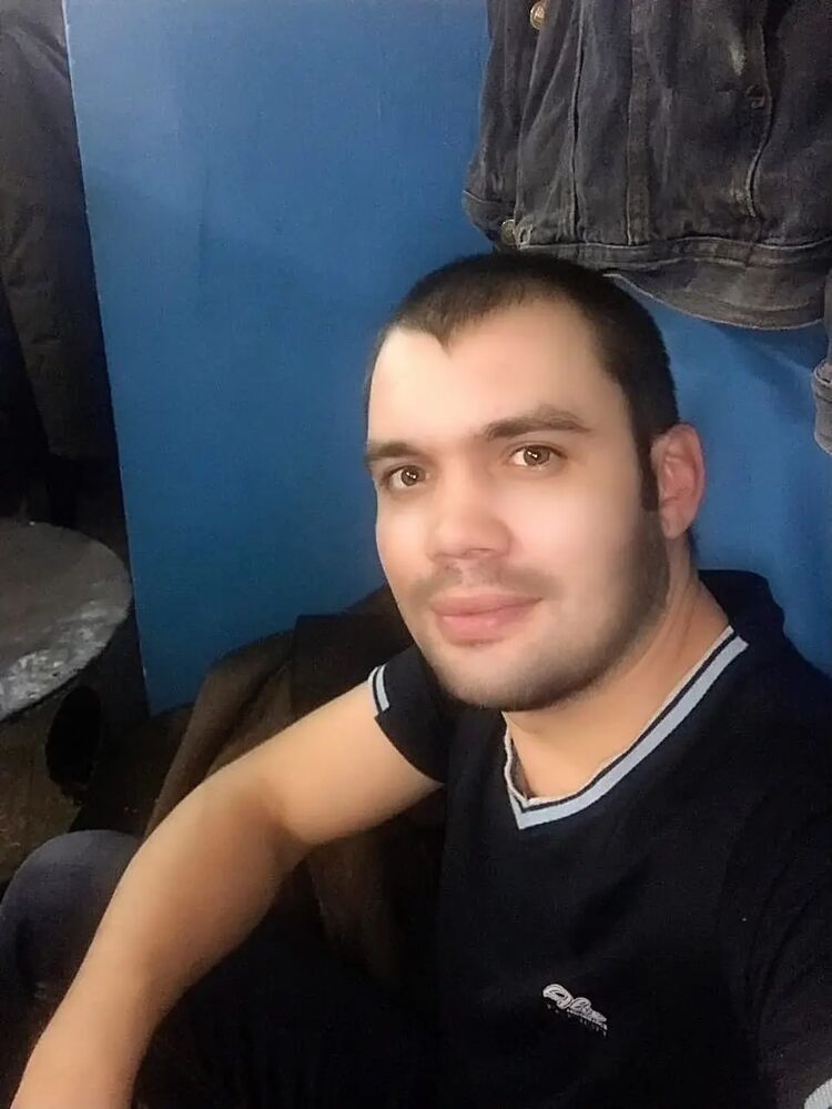  42703748  , 37 ,    