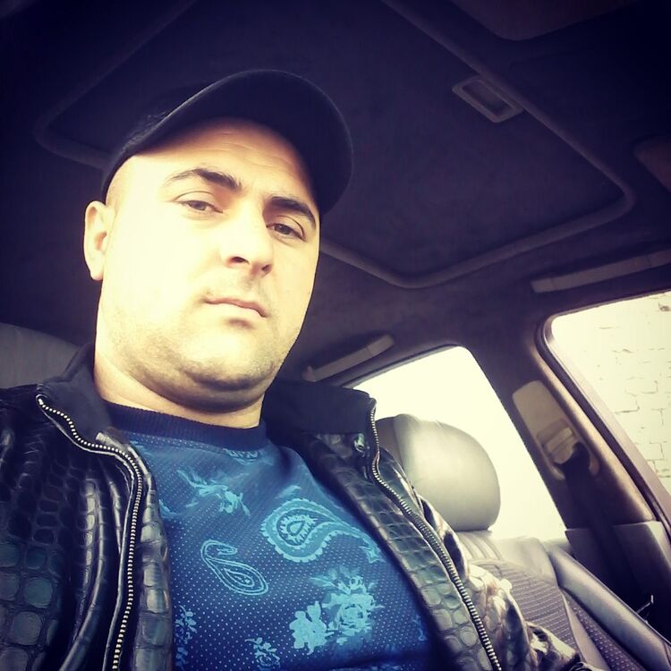  35261408  Vahid, 42 ,    