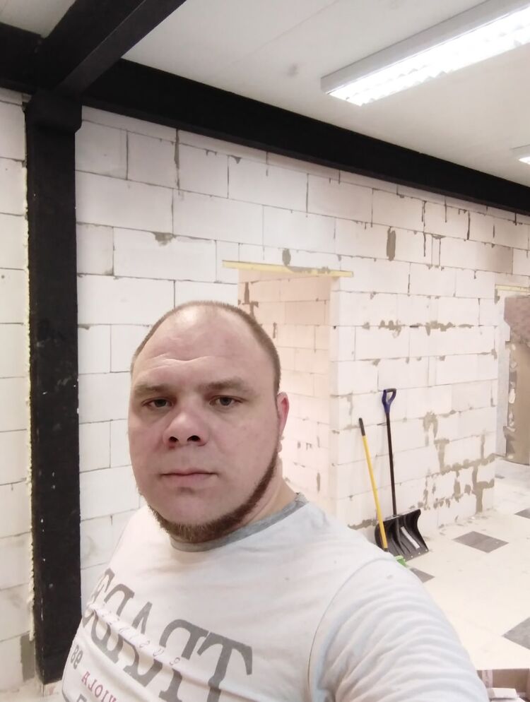  ,   Santino, 37 ,   ,   