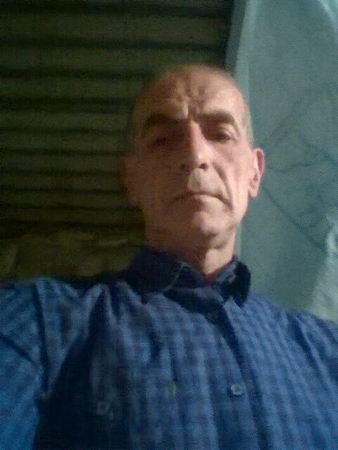  7333398  Artur, 60 ,    