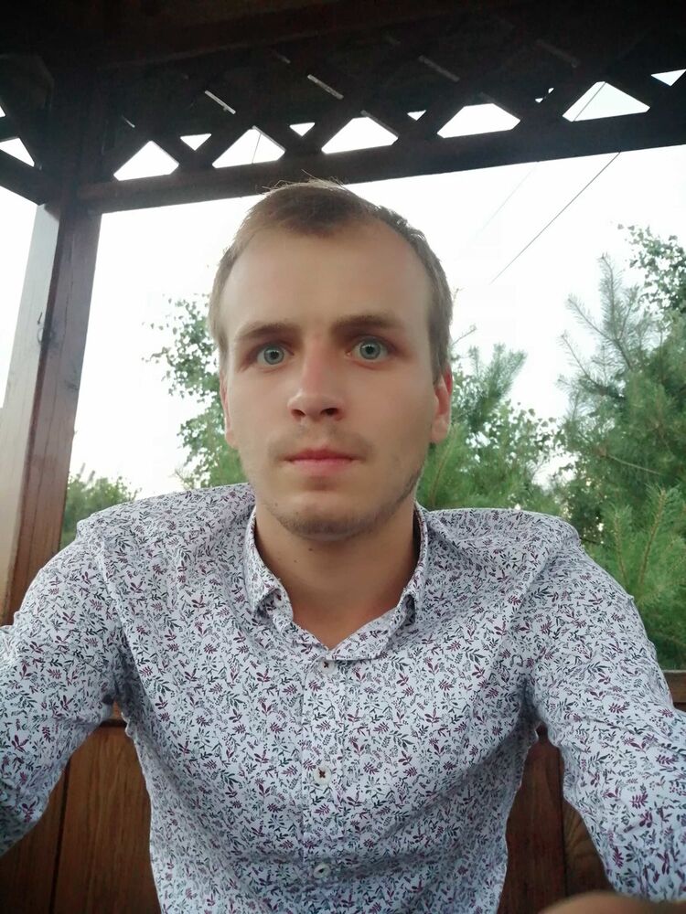  ,   Andrey, 32 ,   