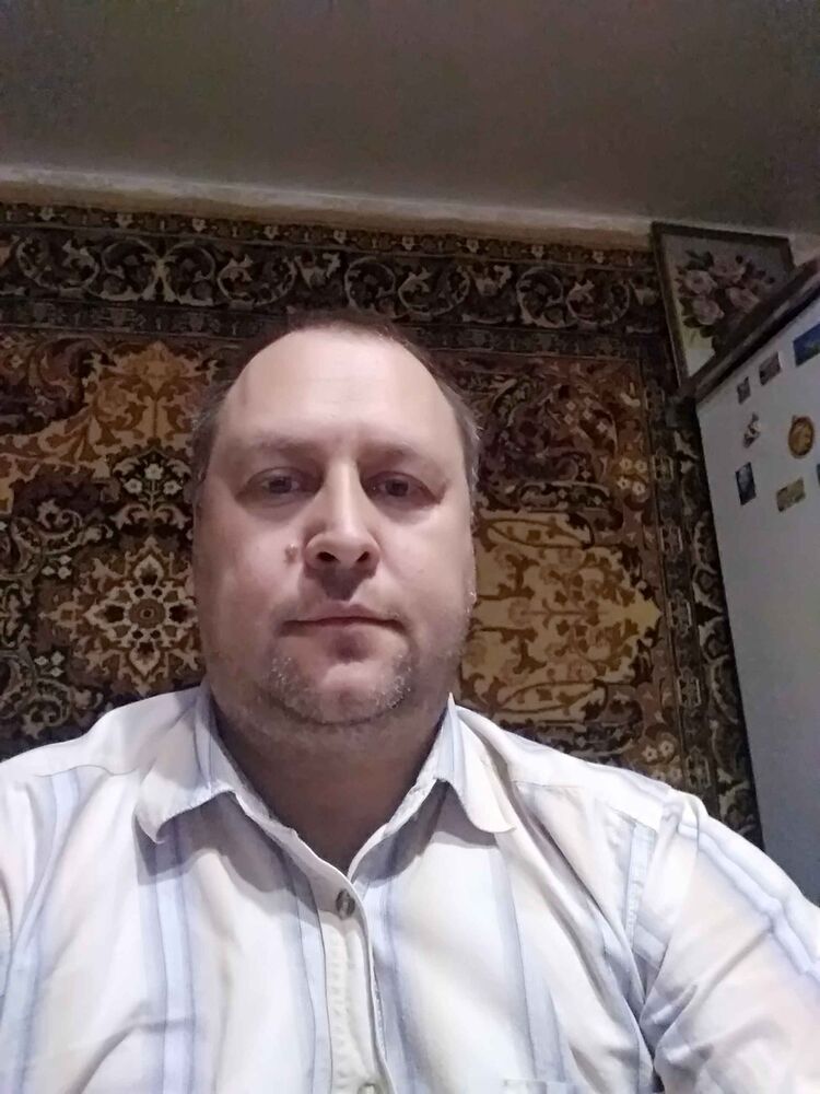  53021888  Pavel, 52 ,    