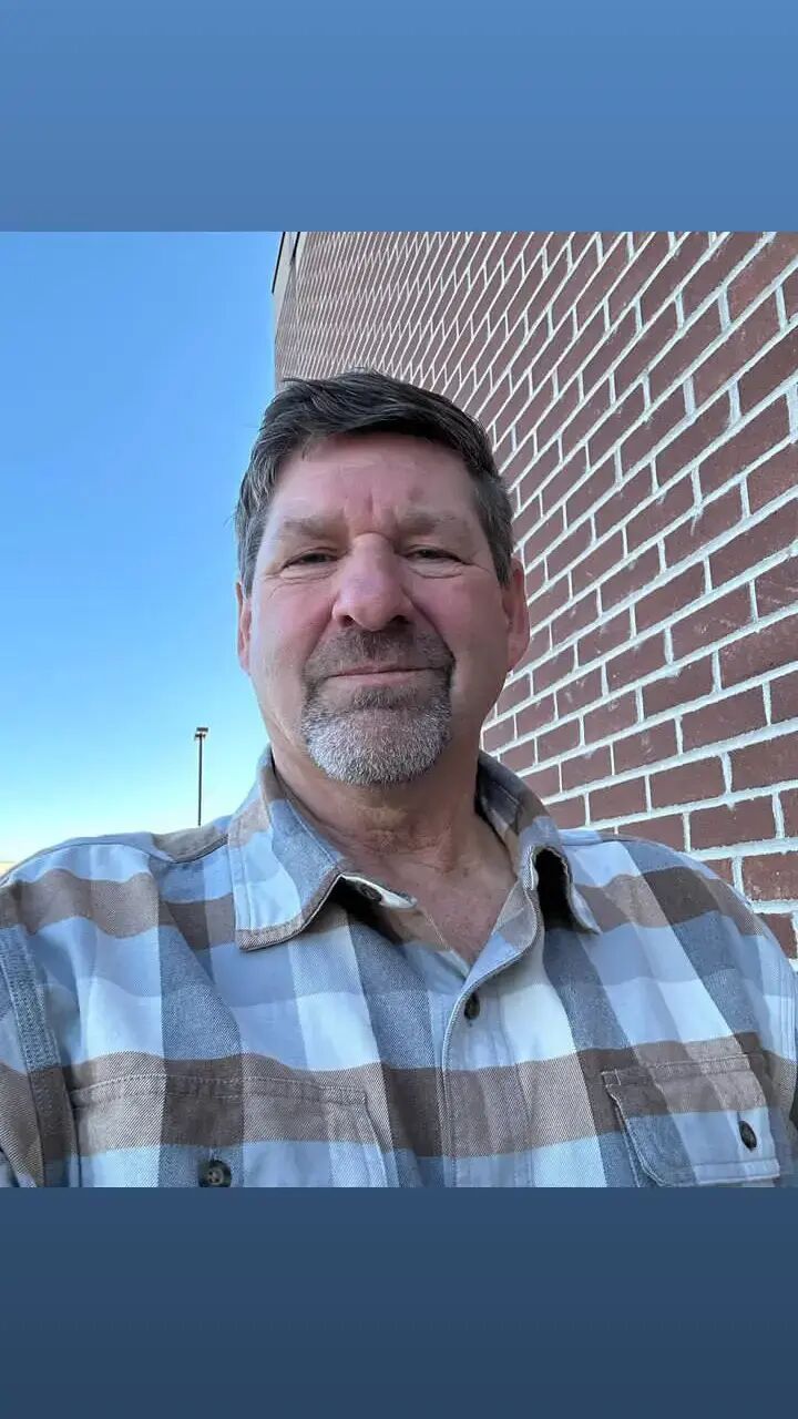  47134628  Bradley, 56 ,    Harcourt