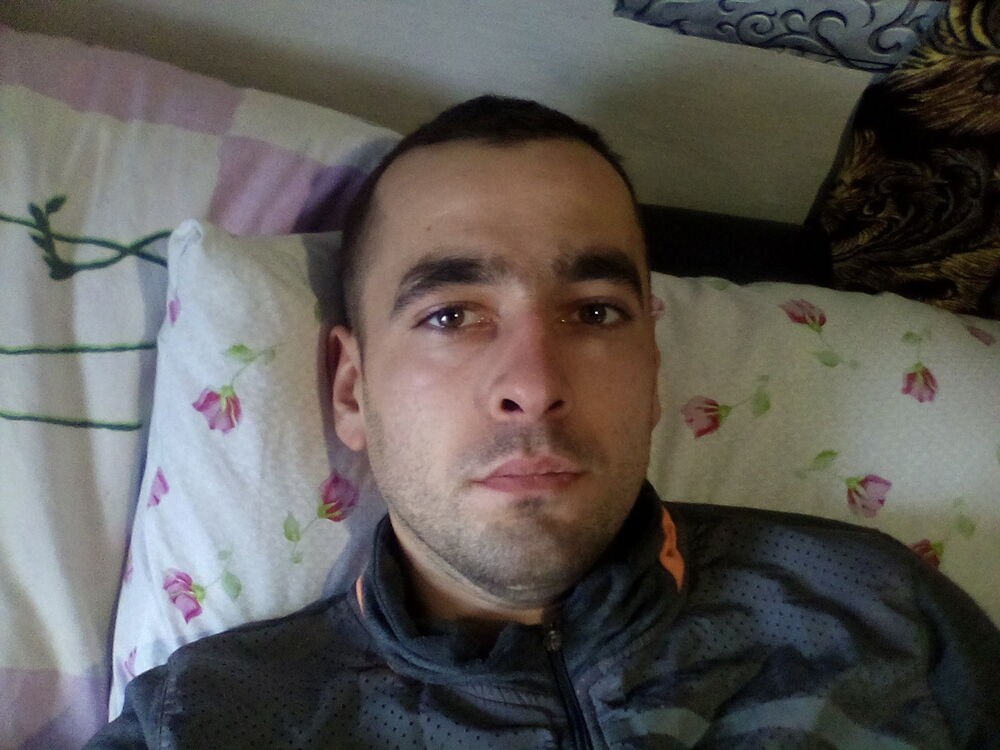  ,   Nykolai, 32 ,  