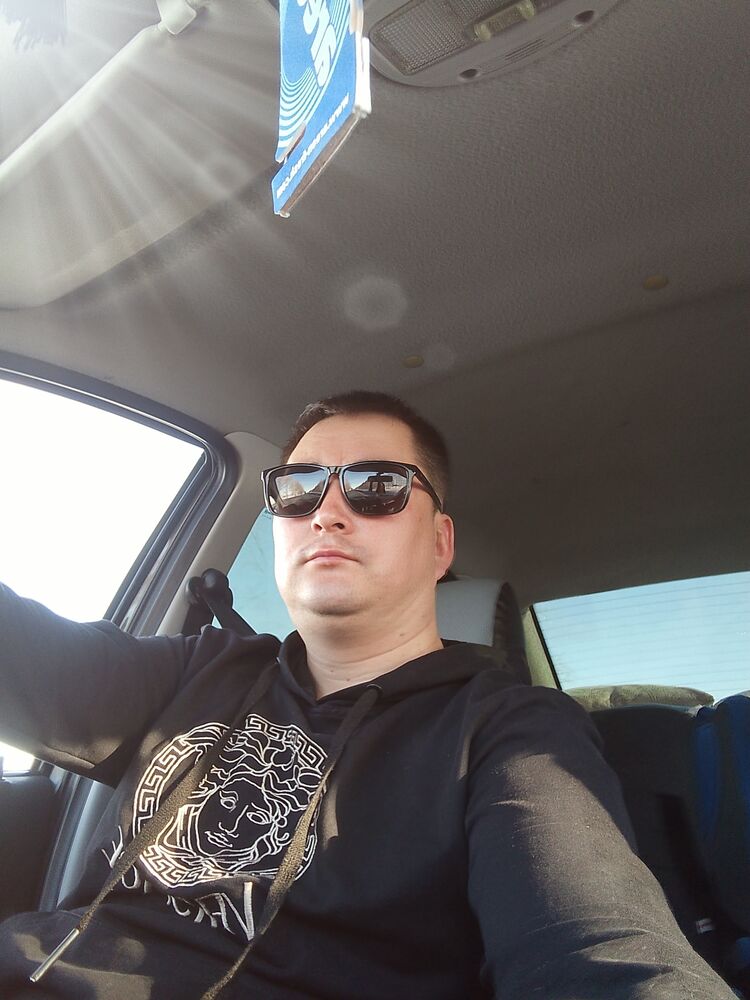  44888428  Artem, 35 ,    