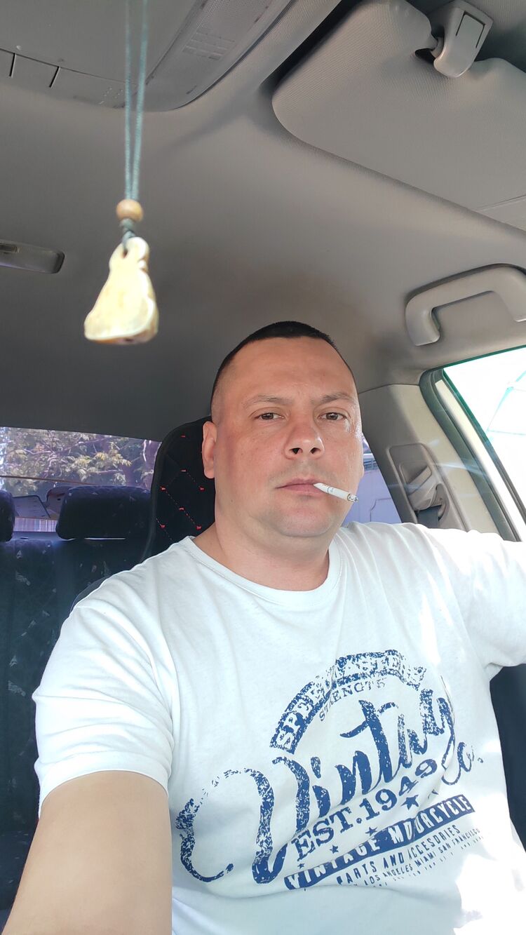 37253648  Alexander, 40 ,    