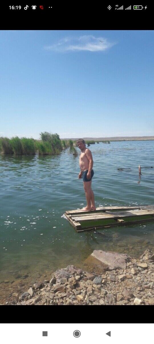  21519548  Andrei, 37 ,    