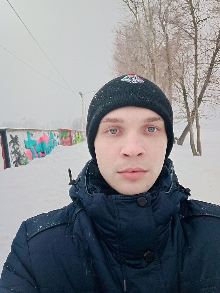  45698338  Ilya, 29 ,    