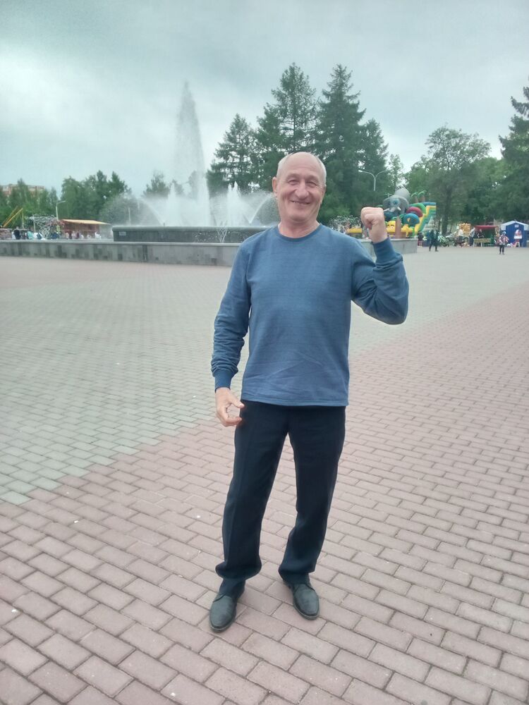  49220858  , 61 ,    