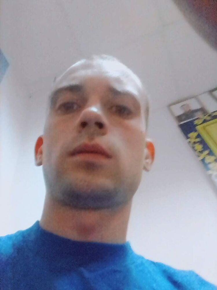  29864498  Alexander, 27 ,    