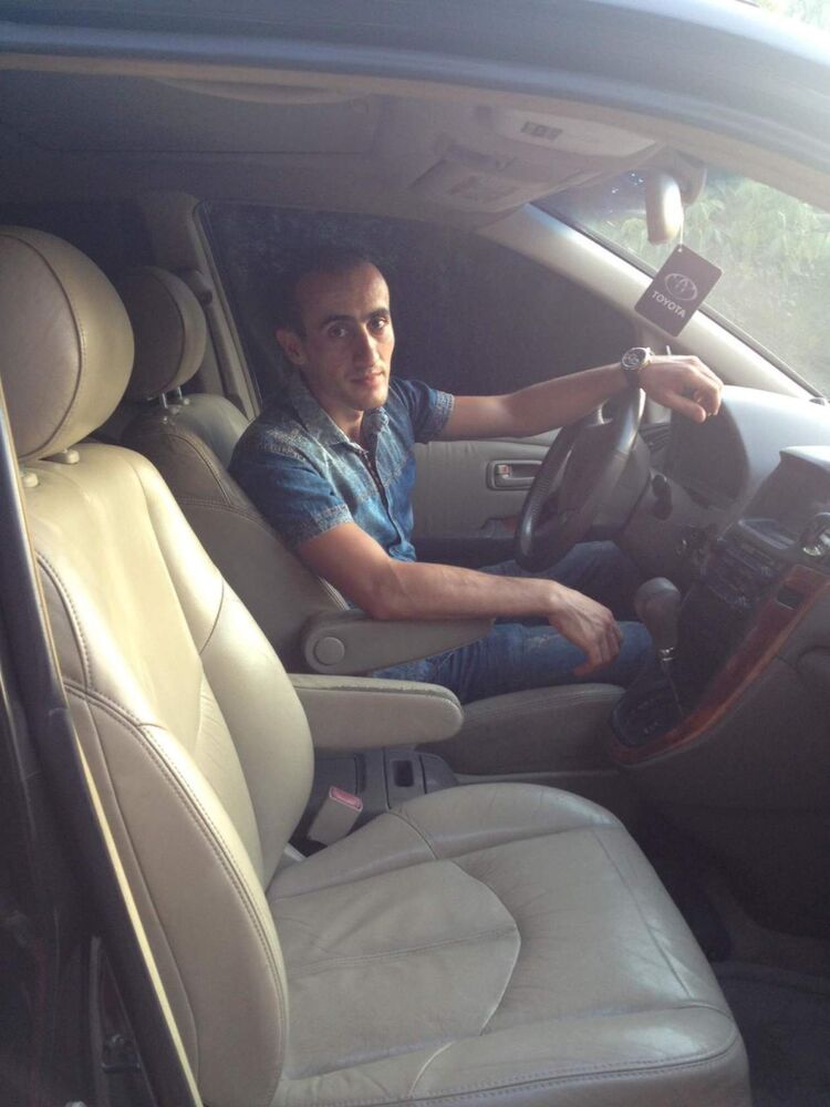  ,   Hovo, 32 ,   ,   