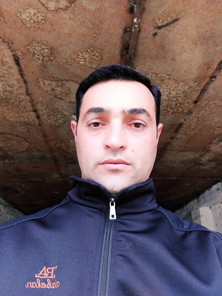  19585268  Veliyev, 42 ,    