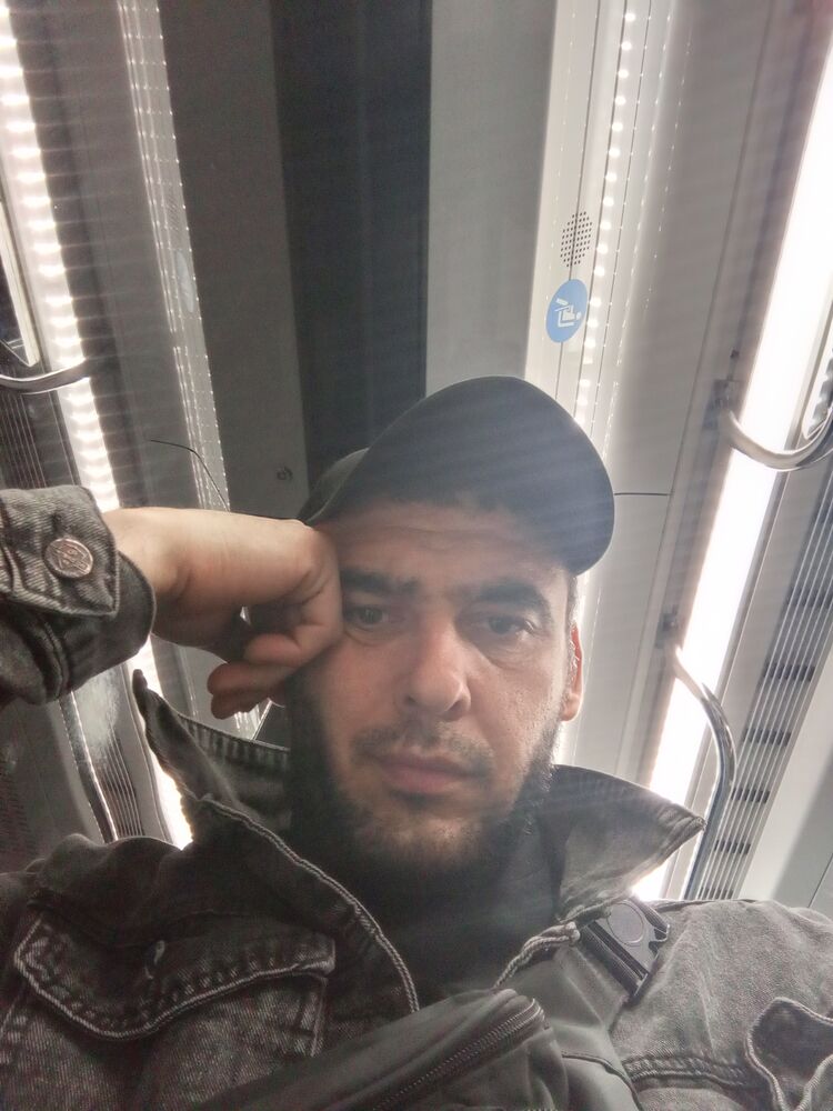  46027998  , 37 ,    