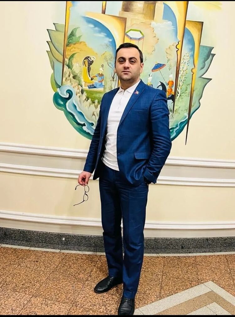  53632828  , 39 ,    -