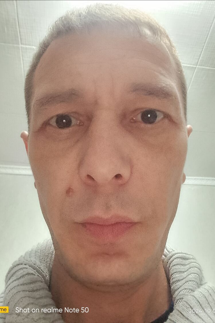  46692868  Alex, 41 ,    -