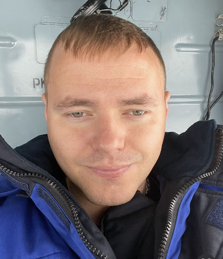  45040878  , 33 ,    