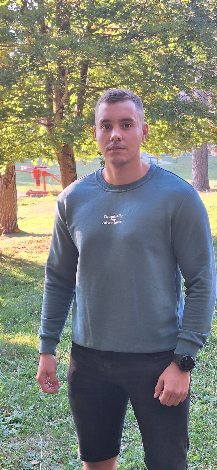  38517348  Nikola, 28 ,    Podgorica