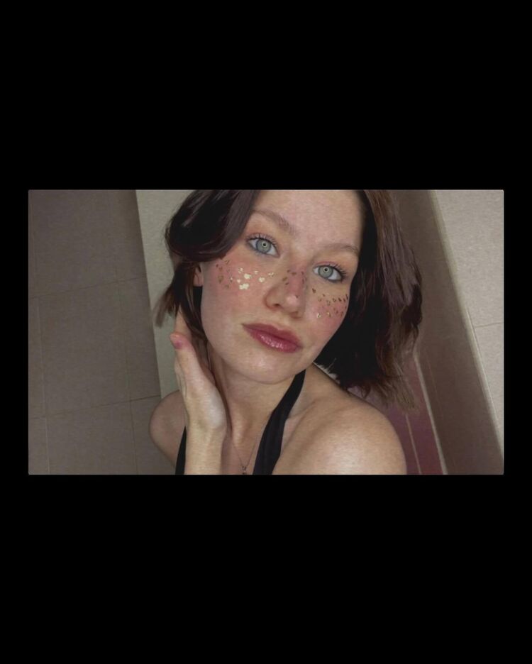  Holborn,   Grace, 22 ,   ,   