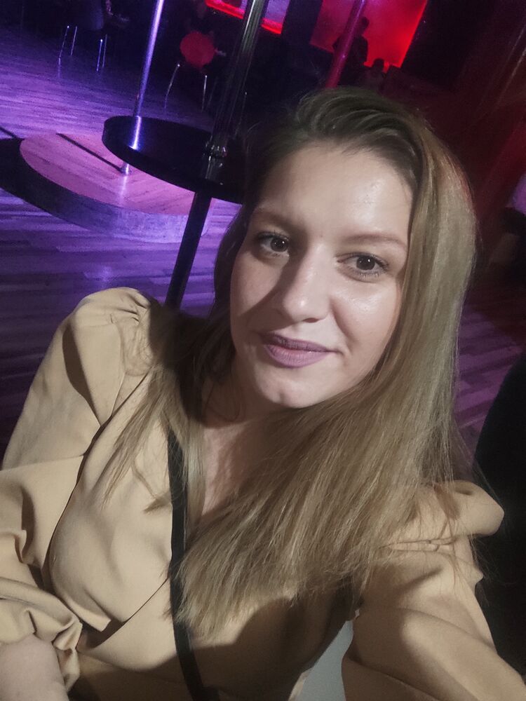  49226598  Anastasia, 29 ,    