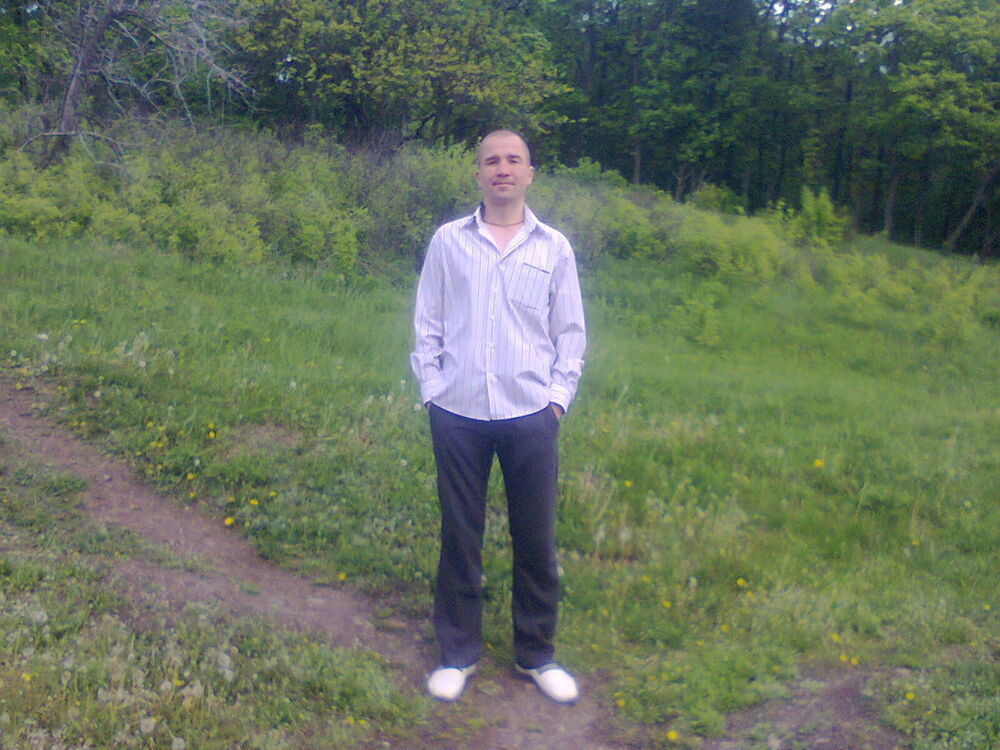  ,   Viktor, 43 ,  