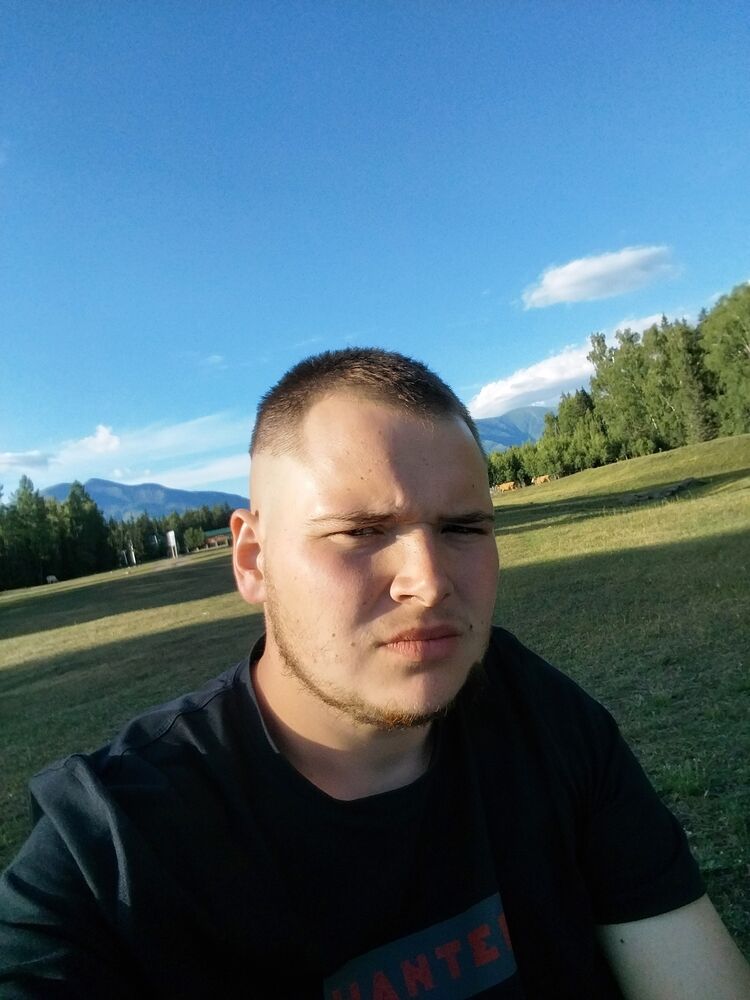  42160758  Pavel, 26 ,    