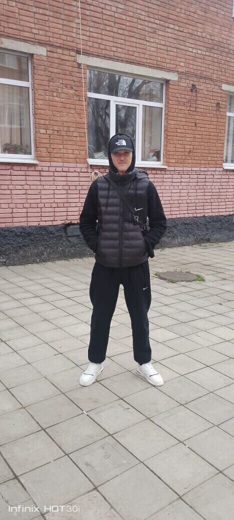  51377748  TOLIK, 19 ,    